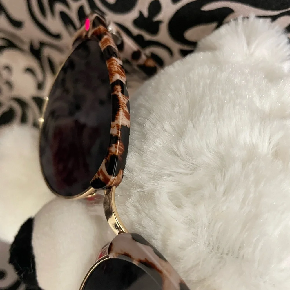 Cat Eyes Animal print sunglasses